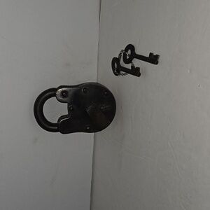 ANTIQUE IRON PADLOCK LARGE 5" 1800s STYLE TWO KEY LOCK